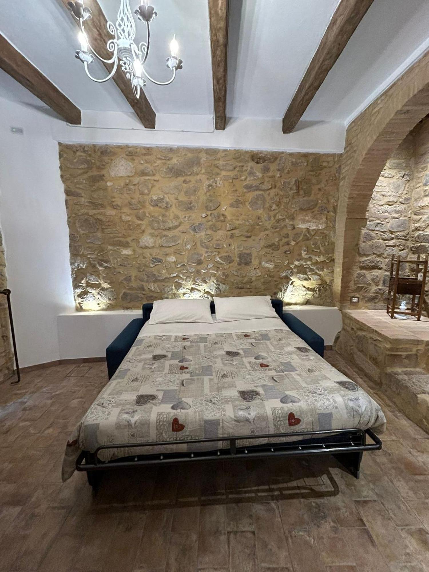 Borgo Di Mezzo Apartment Castelnuovo dell'Abate Exterior photo